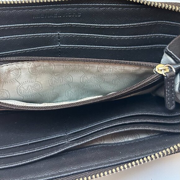 Michael Kors Monogram Zip Around Wallet Womens Black/Brown Leather - Like New - Picture 12 of 15